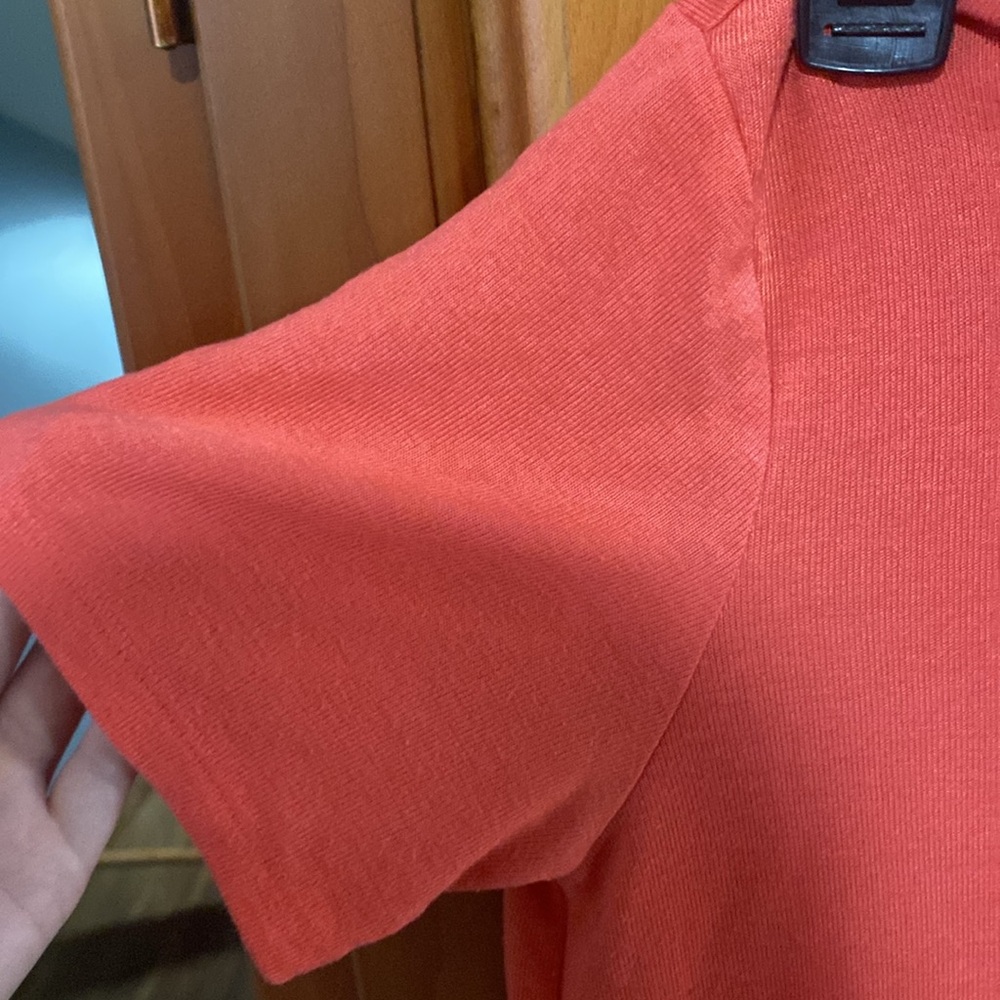 BANANA REPUBLIC • Size M• Dark Salmon Scoop Neck Knit T-Shirt w/ Pocket - Picture 3 of 5